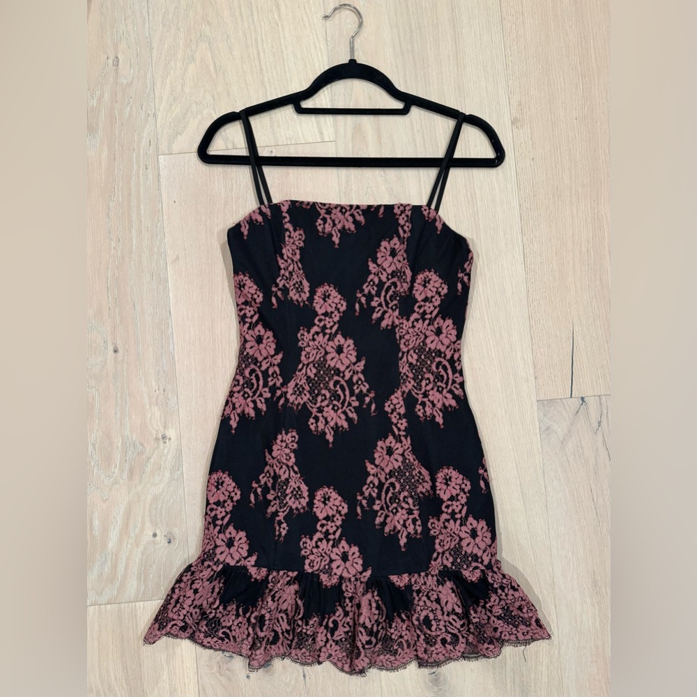 NBD • XS • Black Mini Dress Mauve Lace Overlay V-Back